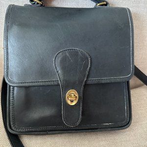 COACH Vintage Station 5130 Crossbody Handbag in Navy